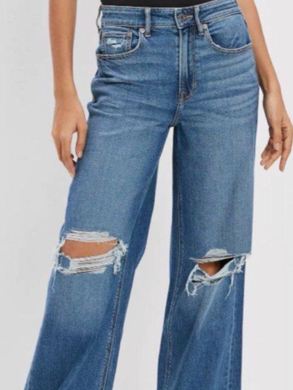 American Eagle Super High Rise Baggy Wide Leg Distressed 0 Short